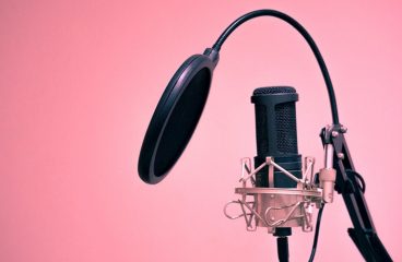 Tips to choose the perfect voice-over artist