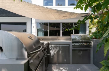 <strong>Why Custom Cabinetry Is The Cornerstone Of A Truly High-End Outdoor Kitchen</strong>